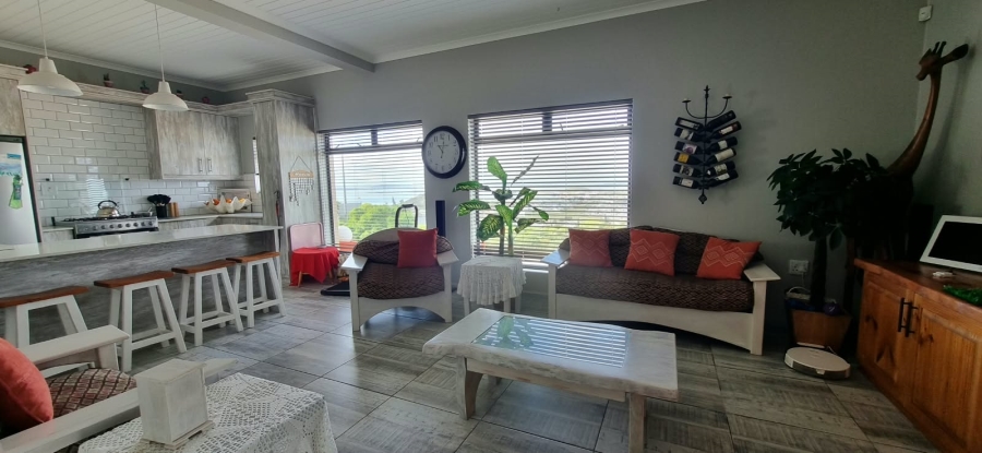 2 Bedroom Property for Sale in Hoogland Western Cape